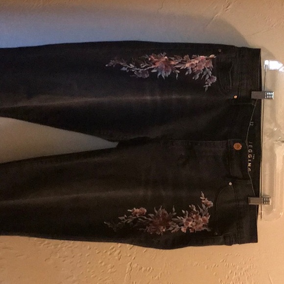 White House Black Market Denim - WHBM Jeggings